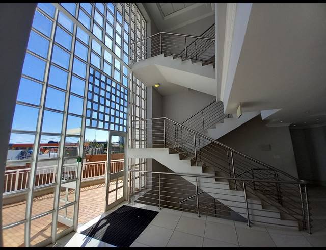 363M² OFFICE TO LET IN FOURWAYS